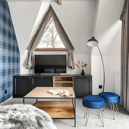 Aspen House I *